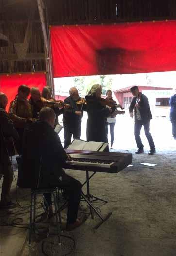 Kulturglädje med folkmusik i Glanshammar Westmannafolk I Glanshammar kunde vi början av oktober njuta av en musikalisk upplevelse i en något ovanlig inramning.