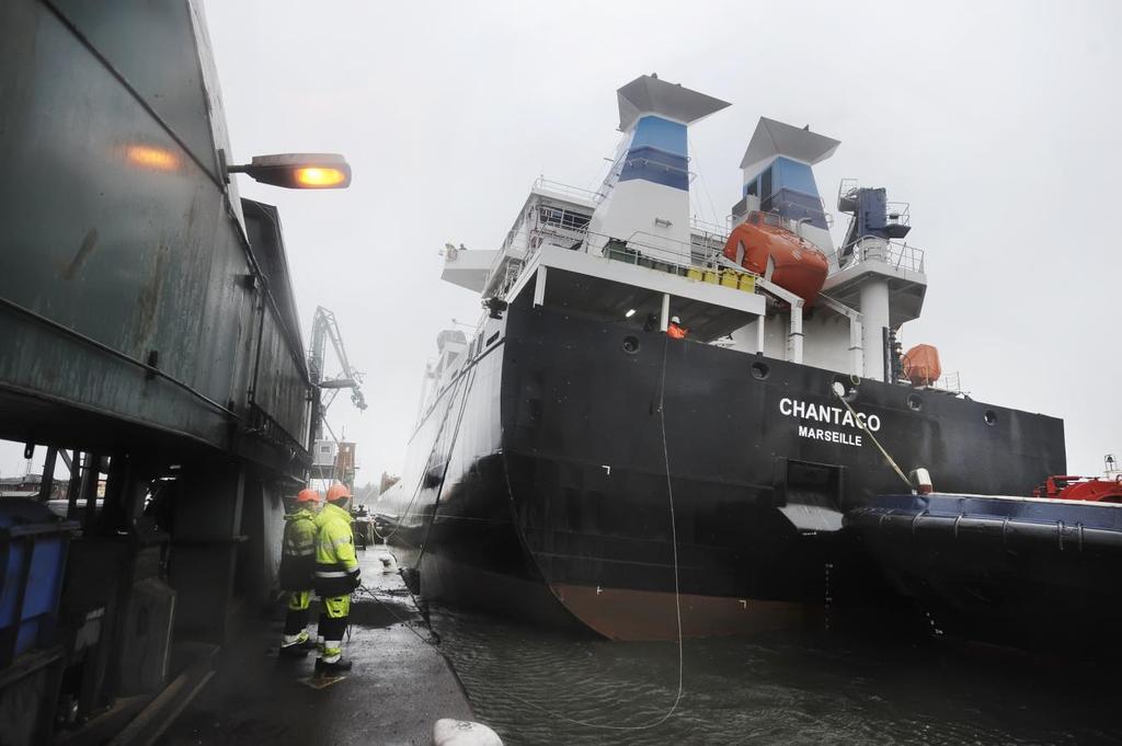 Kemikalietankfartyget CHANTACO - IMO-nr 9 333 802 grundstötning den 9 november 2010 Chantaco vid ankomst till Oxelösund efter grundstötningen (Bild Hugo Leijon/ Södermanlands Nyheter) Chantaco