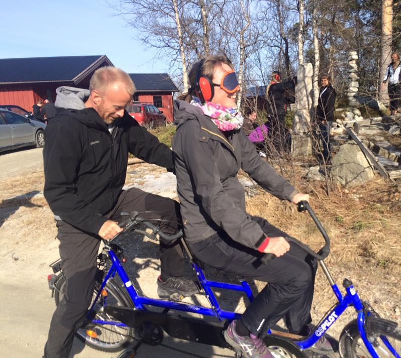 Välkommen på kurs! Nordens Välfärdscenter har som uppdrag att bidra till lika möjligheter för personer med dövblindhet att delta i samhället.