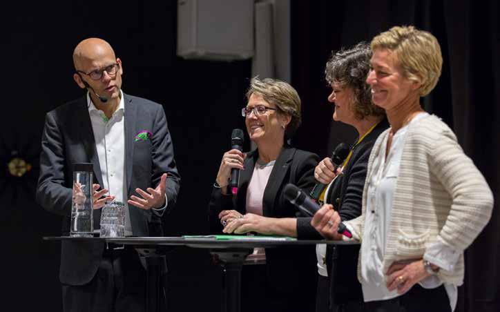 Moderator Andreas Ekström ledde samtalet mellan Eva Liedström Adler stiftelsens styrelseordförande (Arbetsgivarverket), Maria Olwaeus styrelseledamot (ST)