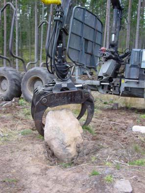 Markberedningen har förvisso medfört markskador på gravfältet men har med största sannolikhet inte skadat några gravgömmor utom en ytlig skada på brandgropen i grav A och möjligen grav B.