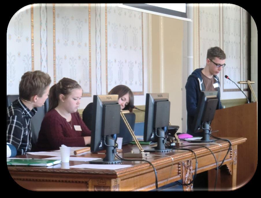 Elevrådet på Köpingebro skola har varit runt i klasserna och presenterat sig och man har börjat diskutera Rasmus Andersson redovisar för Norreportsskolan förändringar kring Elevens val så att man här