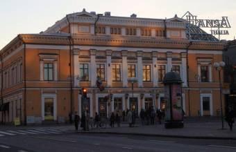 Många betydande personer har bott på slottet och andra har besökt borgen vid festliga tillställningar, i nutid bland andra vårt nuvarande kungapar.