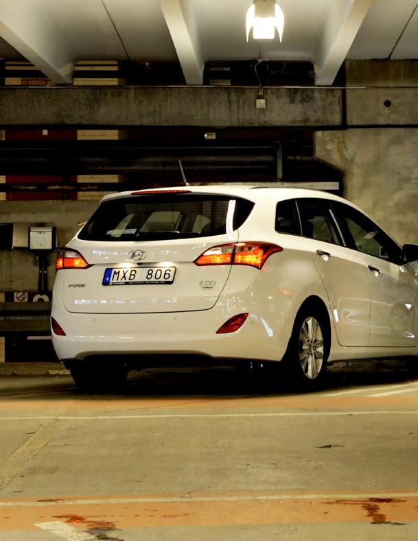 Prov Hyundai i30 mot Kia Cee d SLÄKtFiGHten Nya Hyundai i30 finns nu som storlastande kombi. Vi kör nykomlingen som tar hela 113 VDA-liter mer än tidigare.