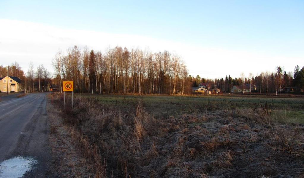 De obebyggda områdena utgörs i huvudsak av jordbruksmark.