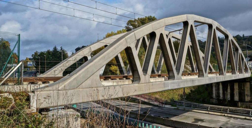 Añorga Bridge Location: San Sebastian, Spain Structure type: Railway bridge Corrosion resistance class: CRC II, III Year of completion: 2011 (4 years) Distance from the salt water: ~ 3 km Handrail