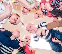 vuorensola@eduvantaa.fi Välkommen med! DAGKLUBB för barn i 2,5 6 års åldern i Myrbacka må, ti, to, fre kl. 9 12, klubbutrymmet på Strömfårav. 13. Anmälningsblankett på hemsidan.
