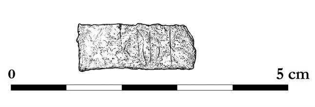 5.1.6 Klintablecken 1 och 2 (Öl BN83 resp. Öl BN84), Öland Två kopparbleck påträffades 1957 vid en arkeologisk utgrävning av ett röse med en båtbrandgrav i Klinta nära Köpingsvik (RAÄ-nr Köping 59:3).