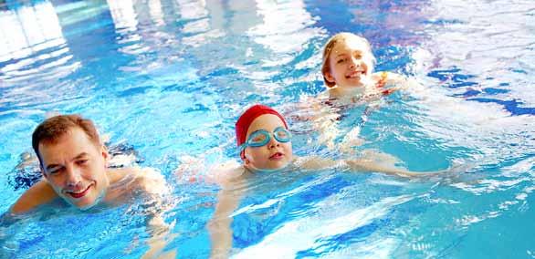 استخر شنا با اینکه تمام استخرهای شنای عمومی نجات غریق دارند هر سال یک یا دو تن در استخرهای شنا غرق می شوند. این افراد معموال کودکان هستند.