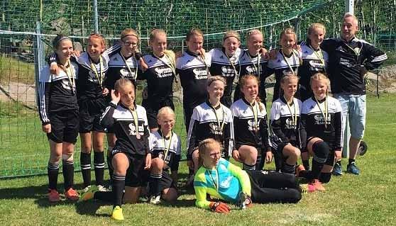 AHFK:s F13 F13:s spelare: Linnea Sällberg, Natalie Hasselström, Cornelia Wennberg, Moa Larsson, Emelie Käck, Frida Evertsson, Frida Lundgren, Ida Karlsson, Ida Fransson, Alma Käll, Elsa Adler, Clara
