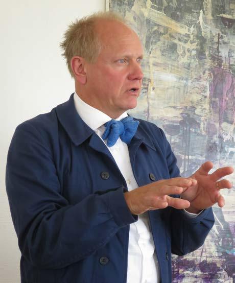 2016 års Härkestipendiat blev Peter Johansson från Malmö. Han berättade om sitt konstnärskap och överlämnade konstböcker om sin produktion.