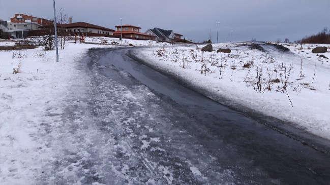 Búið að vinna niður klaka. Lofthiti var um 1-2 C hærri en deginum áður.