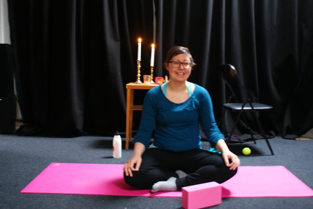 Bilder från yogastudion - Jag har utbildat mig inom rehabyoga hos Nordiska Yogainstitutet.