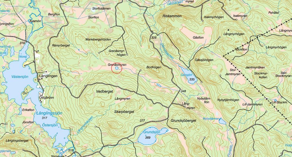 Grenåsmyren Grenåsmyren ligger knappt 2 mil ostnordost om Hammerdal i Jämtland (fig. 11, 12). I myren ligger en tjärn som även den är mer eller mindre perfekt cirkelrund vid högt vattenstånd.