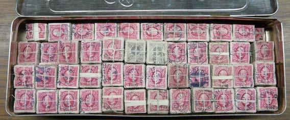 246 247 Ex Oscar II 246-248 246 Vacker Chokladlåda i plåt från 1950-talet packad med 121 st 100-buntar 10