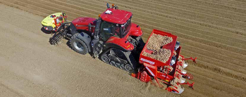 O N F A R M F A R M F O R U M Familjen De Winters Case IH Rowtrac, här med en Grimme potatissättare, är utrustad med 650/60 R34 framdäck. Picture credit to: Niels van der Boom, Agrifoto.