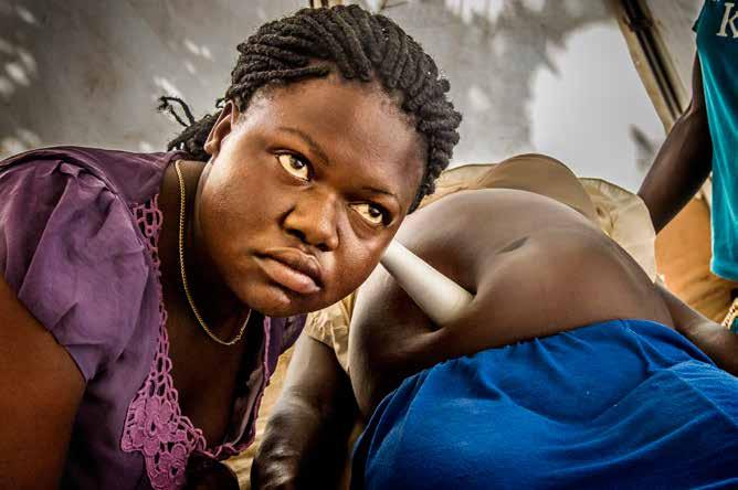 För många var ebolaepidemin i Västafrika första gången de var tvungna att sätta sin egen säkerhet före patienternas behov. bild Sylvain Cherkaoui/Cosmos, Sierra Leone Kejsarsnitt eller inte?
