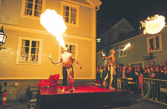 Toppartister, tivoli och en stad i ljus DEN 30 31 augusti är det dags igen för Smålands bästa stadsfest Eksjö Stadsfest!