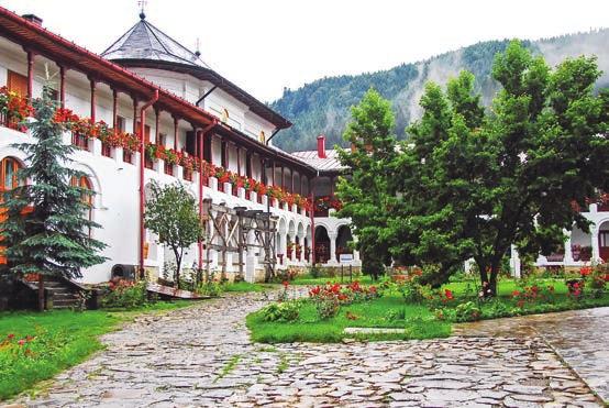 Abatia Cisterciana - Sibiu - Manastirea Polovragi - Manastirea Horezu ITINERARIU: Brasov - Castelul Miko - Lacul Rosu - Cheile Bicazului - Cetatea Neamtului - Humulesti - Manastirea Agapia -