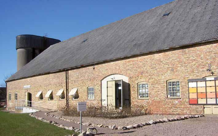 2 Vi är Målarkalk! Vi brinner för kalk och har gjort så sedan 1948. Vår filosofi är ganska enkel: Att erbjuda naturligt genuina kalkprodukter, att användas på gammalt som nytt. Vilka är vi?