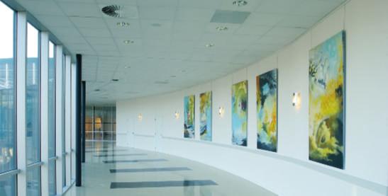 FXSQ - M7V1B Nominell kylkapacitet Nominell värmekapacitet FXSQ Anslutningseffekt Kyla W Strömförsörjning Värme Mått Enhet HxBxD Dekorationspanel HxBxD Vikt Enhet kg Hölje Färg Dekorationspanel