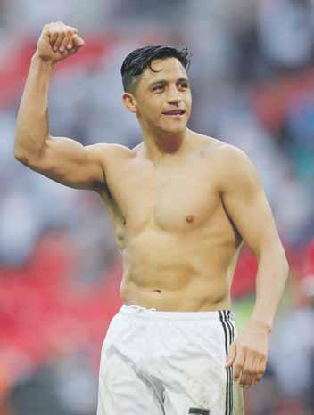 Tottenham dostal do vedenia už v 11. minúte anglický reprezentant Dele Alli po centri Christiana Eriksena, ale pred prestávkou hlavou po centri Paula Pogbu vyrovnal čilský kanonier Alexis Sánchez.
