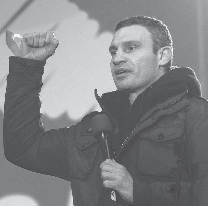 Majster sveta v boxe v najťažšej hmotnostnej kategórii vo verzii WBC Vitalij Kličko sa ako poslanec parlamentu stal opozičnou jednotkou v boji proti režimu.