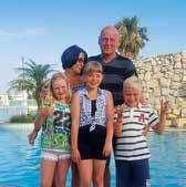 [Sida 44] Familjen Lindholm, Finland Sun Beach Det vi gillar mest med Sun Beach är de olika poolerna och de små vattenrutschbanorna!