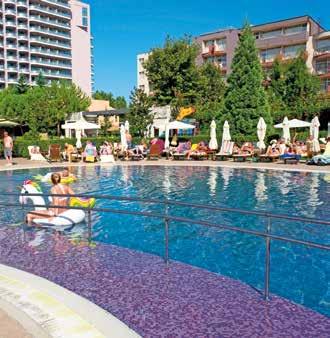 BARCELO ROYAL HOTEL Sunny Beach - Bulgarien De gröna kakelplattorna ger poolen sin unika karaktär Lyxigt hotell nära både Sunny Beach och sandstranden