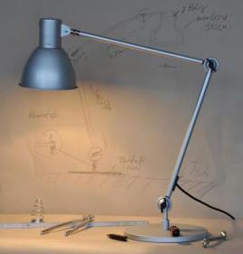 Elsanerade skrivbordslampor för skriv- och arbetsplats Lampan är helt byggd i metall, även lederna och fjäderhållarna Anslutning Aluminiumreflektor, diameter ca 18 cm.