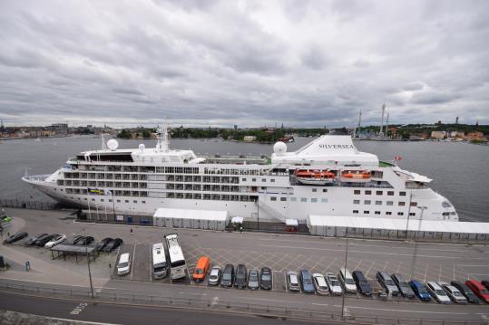 Thomson Celebration Rederi: Thomson Cruises Byggd: 1984 Längd: 215 meter GT: