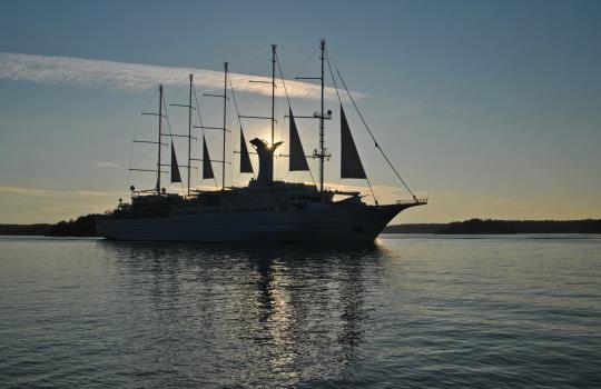 Viking Star Rederi: Viking Ocean Cruises Byggd: 2015 Längd: 227 meter GT: 47