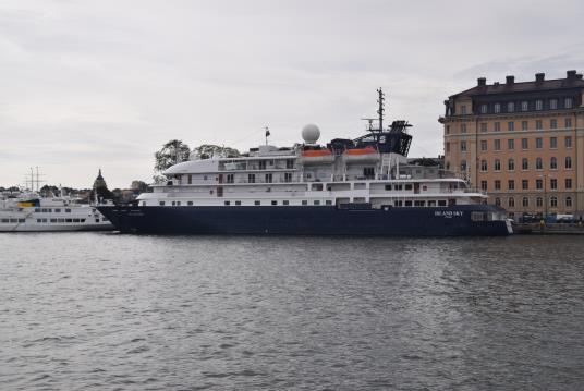 anländer till Frihamnen. 2015.06.04. Europa passerar Vindö. 2017.08.