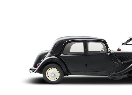 1934 CITROËN revolutionerar bilvärlden med sin framhjulsdrift. Namnet för den nya tekniken säger allt: det är framhjulen som är drivande.