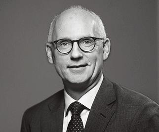 6 Har beviljats tillstånd av Finansinspektionen att inneha ett ytterligare uppdrag som styrelseledamot i enlighet med Lag (2004:297) om bank- och finansieringsrörelse 10:8 b 3 st.