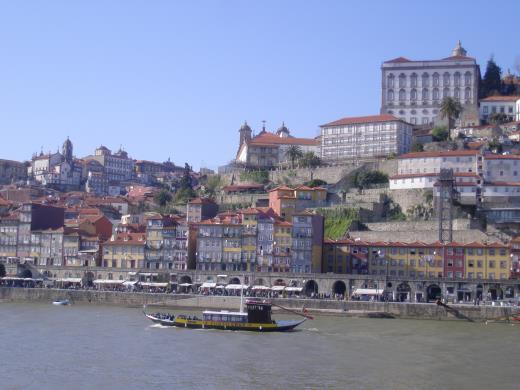 Den portugisiska vägen/camino Portugués, Porto Santiago de Compostela, 14 nätter 2(9) Dag 1 Ankomst till Porto Du anländer till Porto som ligger vackert vid floden Douro och vidare till den gamla