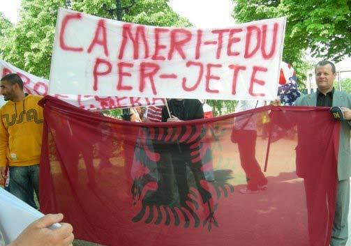 Pollando estis invadita la 1an de septembro 1939, tamen argumenteble komenciĝis la milito pli frue, la 7an de aprilo, kiam italoj atakis kaj ekokupis Albanion.
