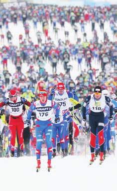 Världens största långlopp på skidor har i år 15 800 anmälda åkare och startar som vanligt från Berga By i Sälen och körs till Mora. Sträckan är 90 kilometer lång.