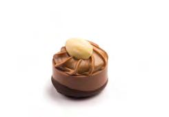 000 chokladprodukter per dag, har över 100 anställda och exporterar till mer än 40 länder i Europa, Asien, Mellanöstern, Nord- och Sydamerika.