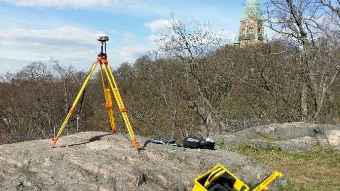 Inledande försök till mätning med Europas navigeringssystem Galileo någon roll. Mätperioden var innan lövsprickning vilket gör att störning från träd och buskage är så liten som möjligt.