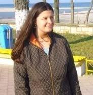 .. Melancolie Azi mai mult ca niciodată, Mă înconjoară ca o ceaţă Melancolia. Am vrut să o alung, Să rup vălul ce mă apasă, Dar nu am reuşit... Am chemat în ajutor soarele... Şi nu a venit.