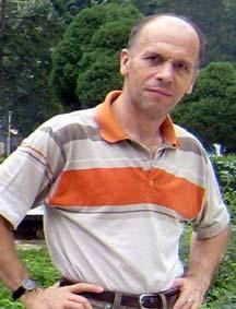 .. Sprijin de nădejde Amicii mei, fideli comicăriei, În timpul când eram mai amărât, M-au ţintuit la stâlpul infamiei Să am şi eu un sprijin, cât de cât... GHIŢĂ LAURENŢIU S-a născut pe 07 febr.