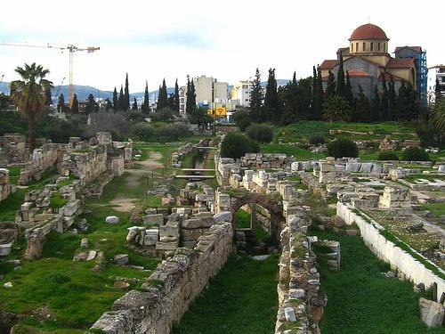 Gravar i Athen Järnåldersfynd från Athen kommer i huvudsak från gravar.