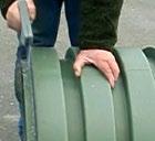 Säkra montaget med en skruv genom muff och inlopp på Pump-in-Tank. 9. 10. 11.
