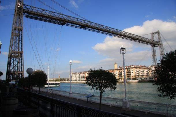 Sista biten in i Bilbao är mindre trevlig innan du till sist når den gamla delen där lugn och frid åter infinner sig.