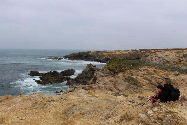 Dag 2 Porto Covo Vila Nova de Milfontes Efter frukost lämnar du Porto Covo längs den vidsträckta stranden som du följer tills du kommer fram till ett gammalt slott.