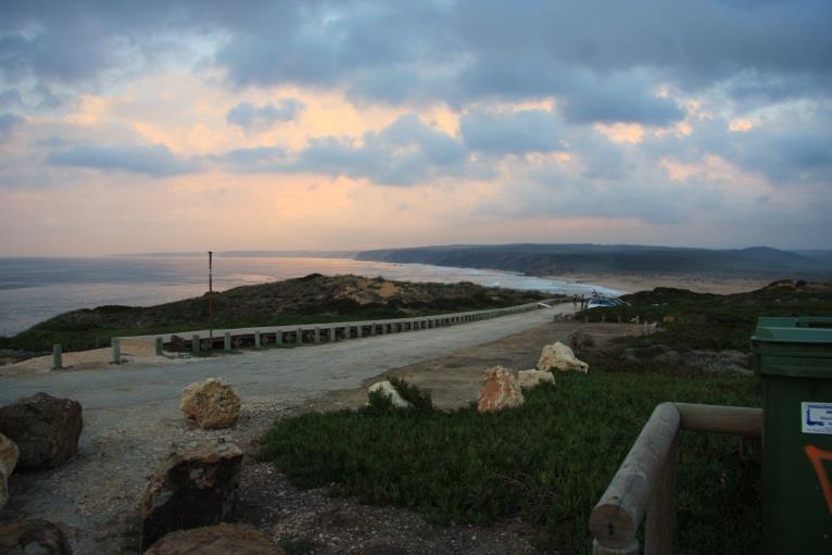 Rota Vicentina, Porto Covo Cabo de San Vicente, 11 nätter 4(8) Carrapateira Dag 10 Carrapateira Vila do Bispo Efter frukost kan du direkt välja att ta en avstickare ut till kusten längs Fishermen s