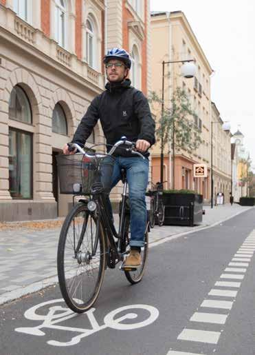 TRAFIK I CENTRUM Målet med trafikplaneringen är att systemet utvecklas med hänsyn till alla som bor i eller besöker staden.