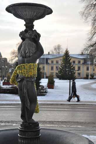 CENTRALA PARKERINGSPLATSER Parkeringsplatser behöver mycket yta. De är också dyra att anlägga och underhålla. Därför är det viktigt att antalet platser stämmer överens med behovet.