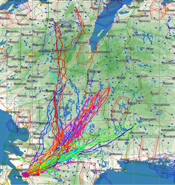 Figuren visar plottar över utförda sträckflygningar från Landskrona under åren 2009 2011 Idag finns det i princip enbart transpondrar (för segelflygplan) med mode A, C och S på marknaden.